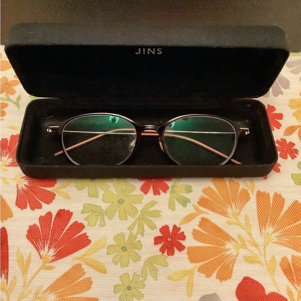 JINS Tortoise frames, gold color sides, adjustable nose pads, lightweight